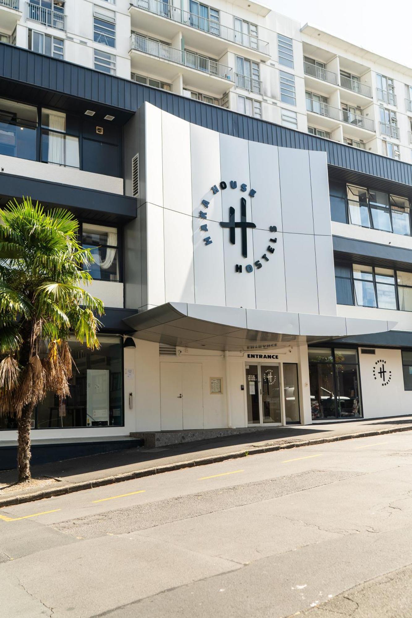 Haka House Auckland City Exterior photo